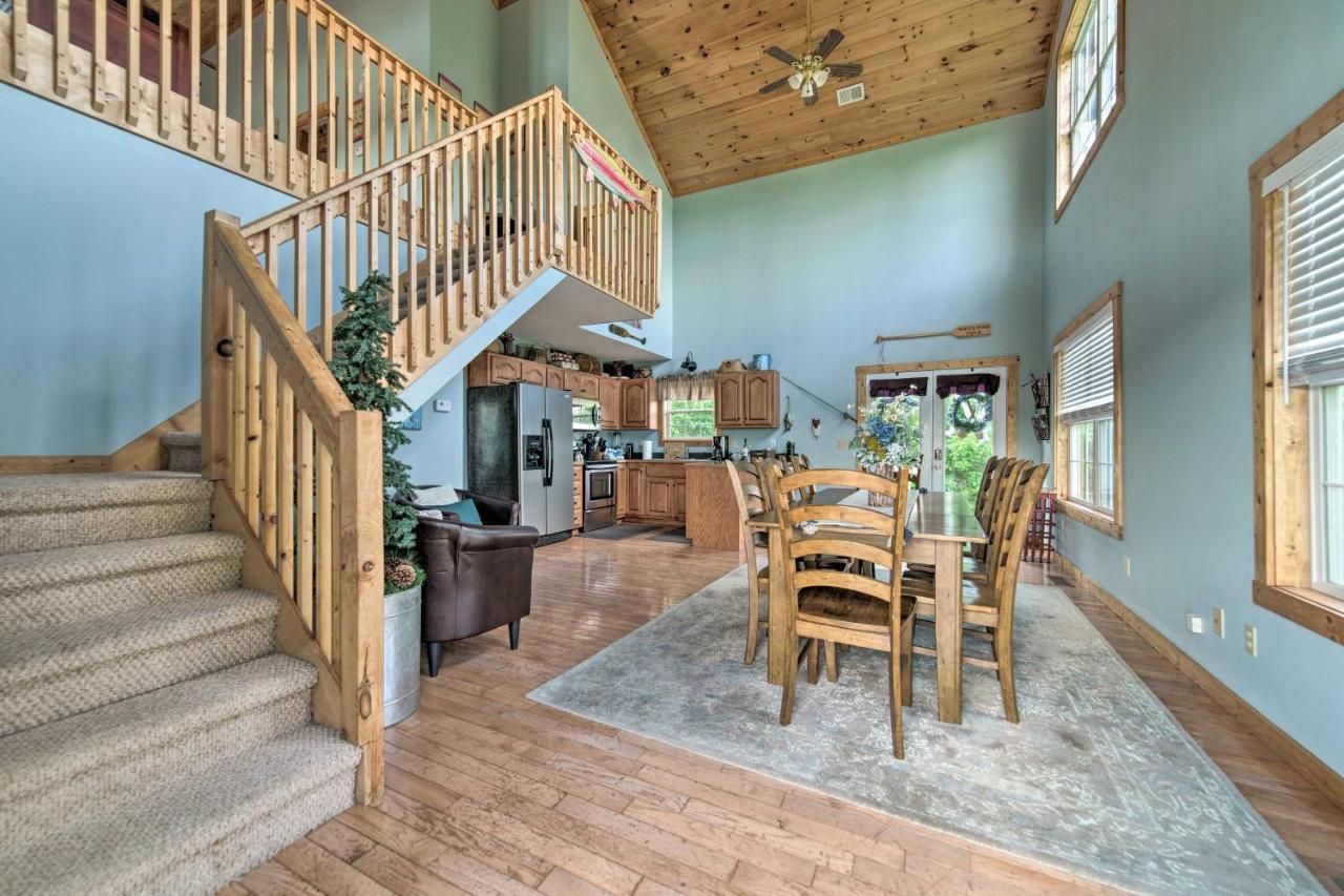 Sevierville Lake House With Deck And Foosball Table! Eksteriør billede